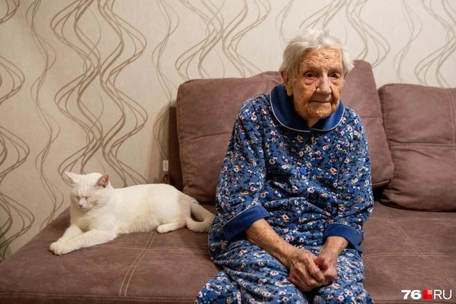 Известной ярославской долгожительнице Клавдии Гадючкиной 24 ноября 2024 года исполнилось 115 лет | Источник: Кирилл Поверинов / 76.RU